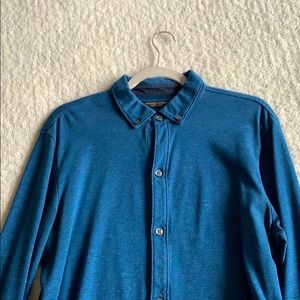 L Banana Republic Button Up (soft sweater feel)